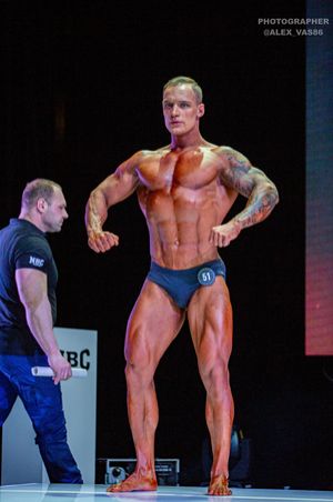 CLASSIC PHYSIQUE НОВИЧКИ